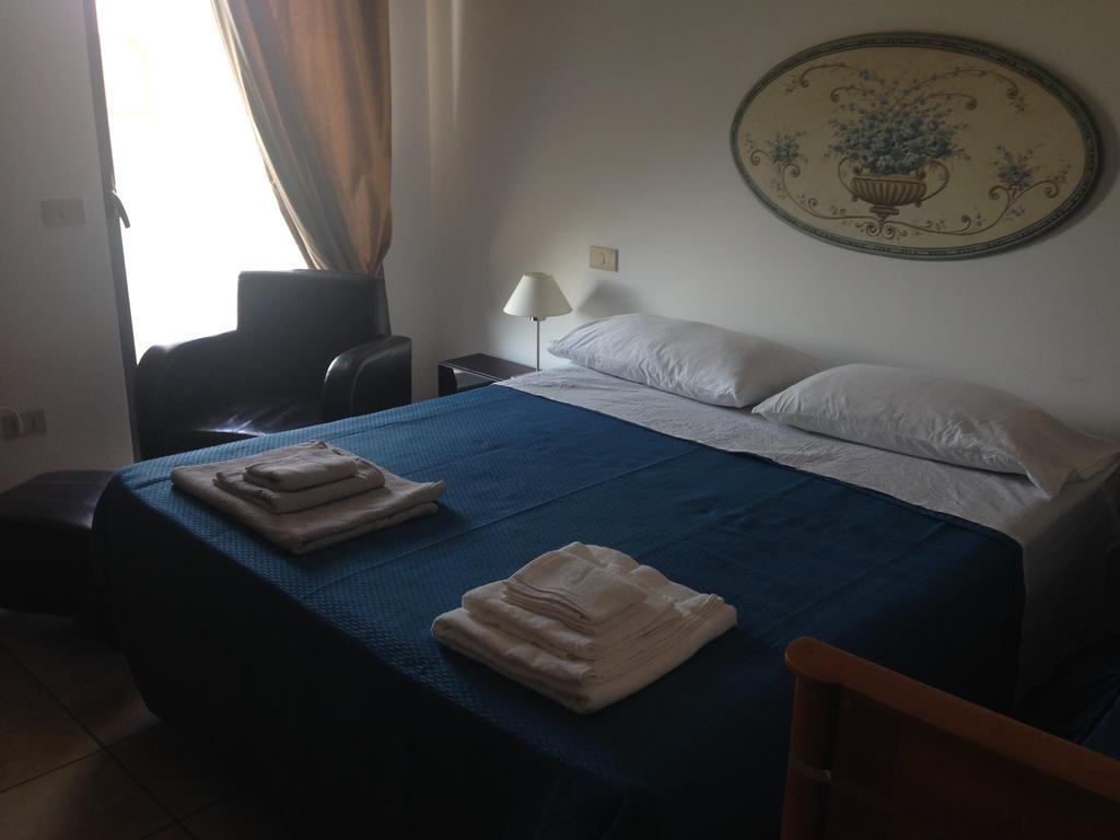 Residence Mareblu Barcellona-Pozzo di Gotto Extérieur photo